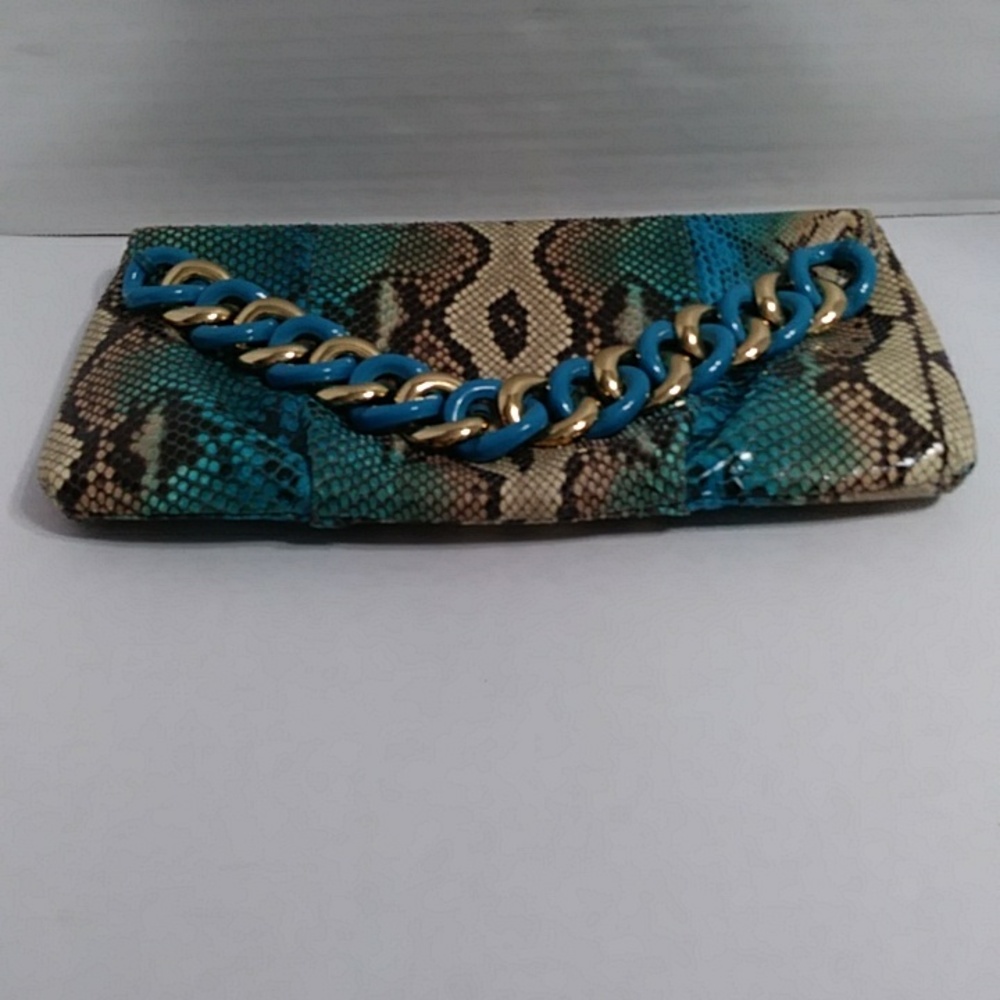 Michael Kors Y2K Stylish Snake Print Clutch with Chain Detail *EUC* - Picture 4 of 9